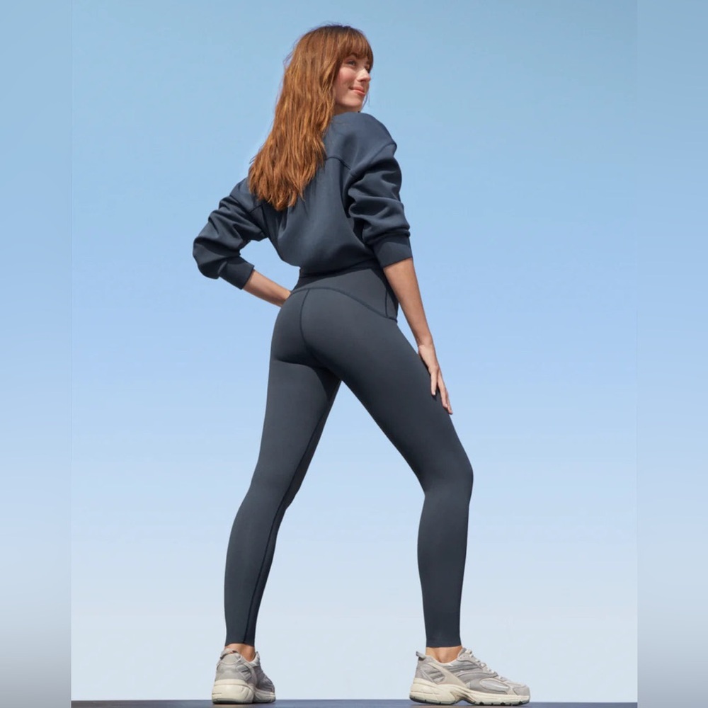 Spanx SpanxShape Booty Boost 7/8 Leggings in Dark Storm Size 1X Plus Size Fit.
